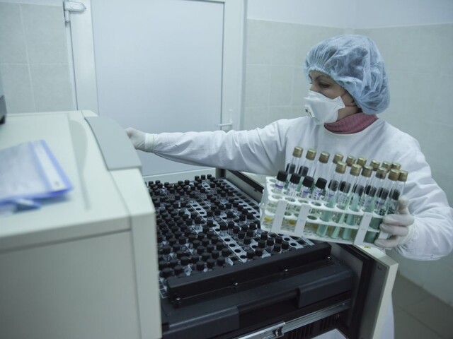 Pandémia koronavírusu spomalila boj proti tuberkulóze, malárii aj AIDS